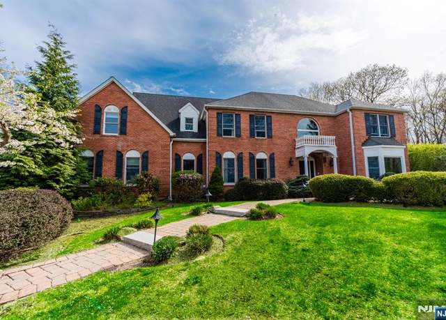 Property at 2 Natale Dr, Sparta, NJ 07871, 4 beds, 4 baths