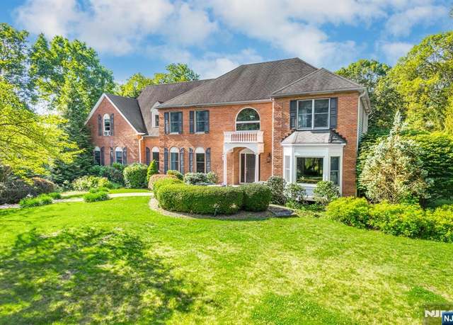 Property at 2 Natale Dr, Sparta, NJ 07871, 4 beds, 4 baths