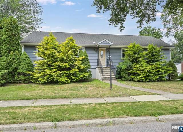 Property at 4 Jeffrey Rd, Wayne, NJ 07470, 4 beds, 2.5 baths