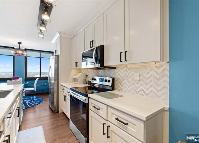 Property at 300 Winston Dr #3002, Cliffside Park, NJ 07010, 2 beds, 2 baths