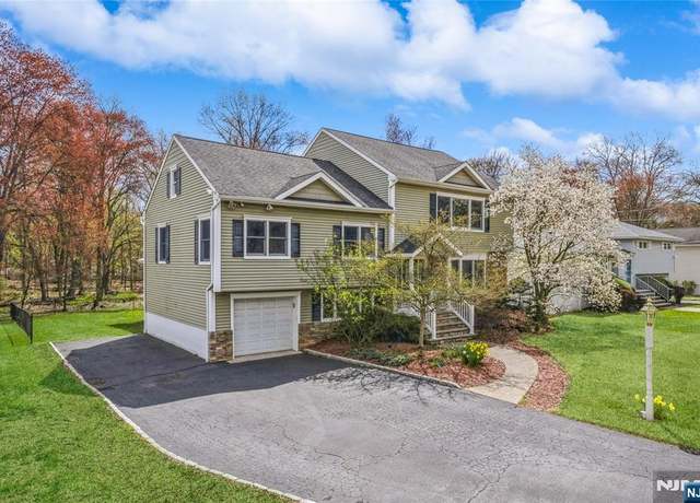 Property at 595 Prospect St, Glen Rock, NJ 07452, 4 beds, 2.5 baths