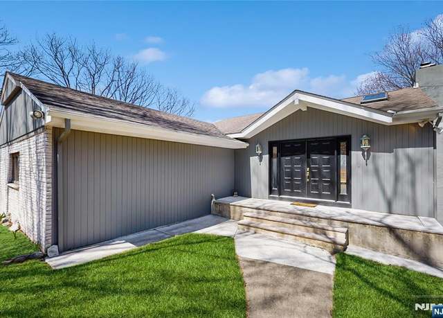 Property at 621 Mountain Rd, Kinnelon Borough, NJ 07405, 3 beds, 2.5 baths