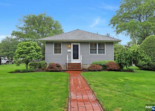 Property at 302 Walthery Ave, Ridgewood, NJ 07450, 3 beds, 1 bath