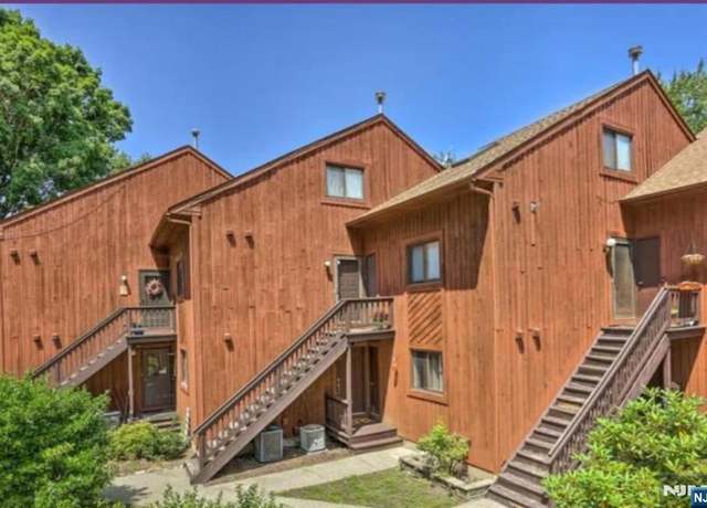 Property at 20 Augusta Dr, Vernon, NJ 07462, 2 beds, 2 baths