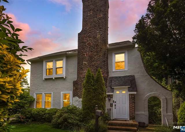 Property at 5 Canterbury Dr, Montclair, NJ 07042, 4 beds, 2.5 baths