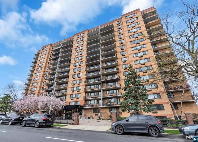 Property at 60 Parkway Dr East Dr Unit 8E, East Orange, NJ 07017, 1 bed, 1 bath