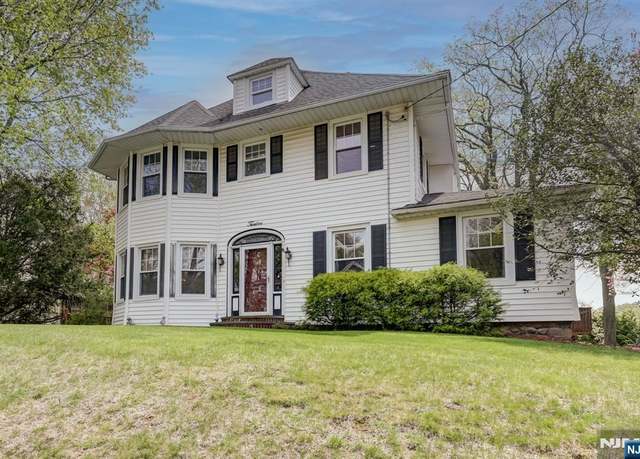 Property at 12 Linwood Ter, Caldwell, NJ 07006, 4 beds, 2.5 baths
