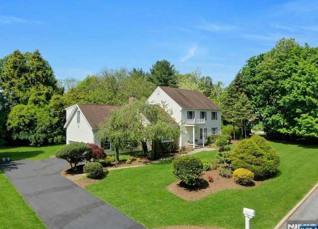 Property at 2 Morgan Ct, Montvale, NJ 07645, 4 beds, 3 baths