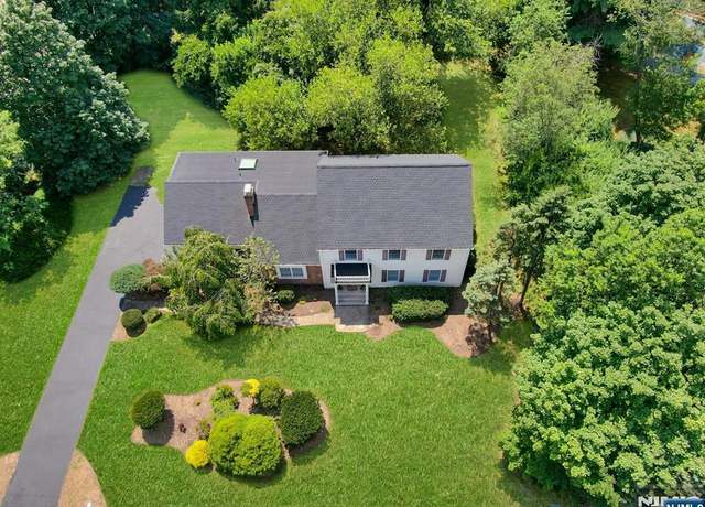Property at 2 Morgan Ct, Montvale, NJ 07645, 4 beds, 3 baths