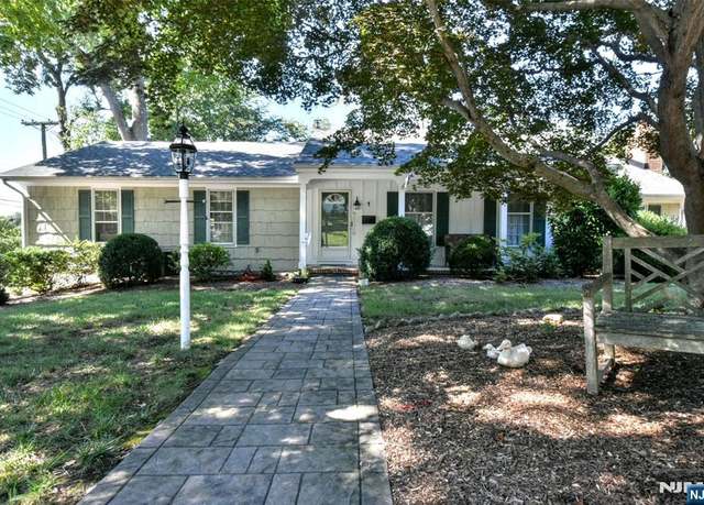 Property at 1 Zimmerman Ct, Midland Park, NJ 07432, 3 beds, 2 baths