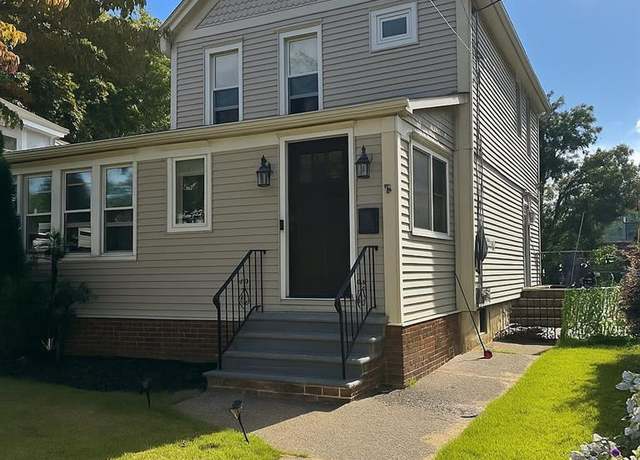 Property at 14 Pierce Ave, Midland Park, NJ 07432, 3 beds, 2.5 baths