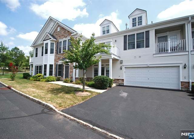 Property at 23 Coppa Rd, Woodland Park, NJ 07424, 2 beds, 2.5 baths