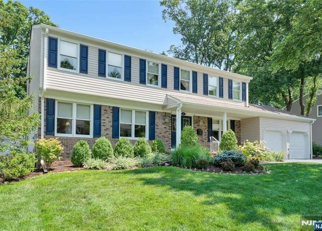Property at 976 Cordes Ct, Oradell, NJ 07649, 4 beds, 2.5 baths
