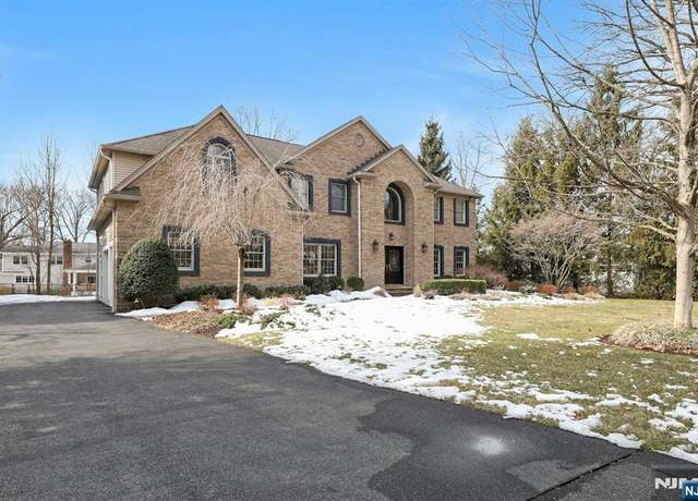 Property at 360 Pathway Mnr, Wyckoff, NJ 07481, 4 beds, 4 baths