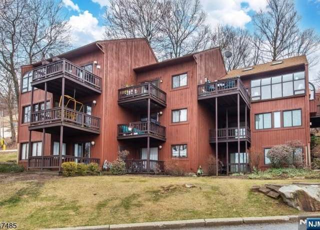Property at 4 Winter Park Dr #4, Vernon, NJ 07462, 2 beds, 2 baths