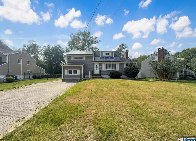 Property at 21 Meadow Dr, Little Falls, NJ 07424, 3 beds, 1.5 baths