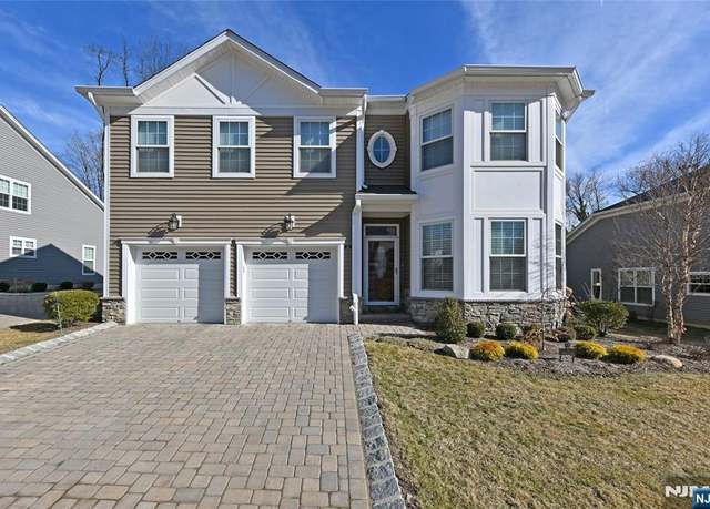 Property at 22 Arden Pl, Hillsdale, NJ 07642, 3 beds, 3.5 baths