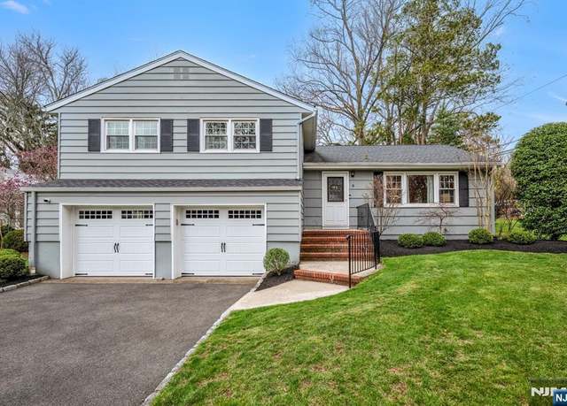 Property at 8 Lane Ct, Montclair, NJ 07043, 3 beds, 2.5 baths