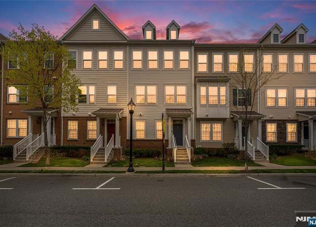Property at 70 Wesmont Dr, Wood Ridge, NJ 07075, 3 beds, 2.5 baths