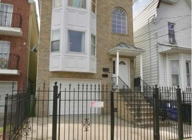 Property at 22 Wakeman Ave, Newark, NJ 07104, 7 beds, 5 baths