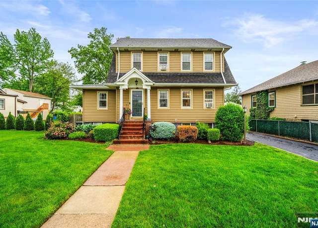 Property at 125 Hickory Ave, Bergenfield, NJ 07621, 3 beds, 1.5 baths