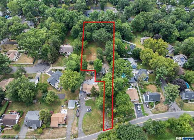 Property at 250 Ivy Ln, Teaneck, NJ 07666