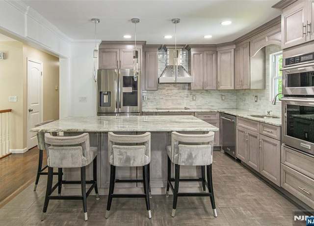 Property at 11 Ginger Ln, Sparta, NJ 07871, 3 beds, 2.5 baths