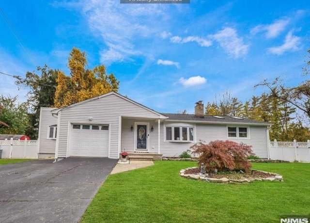 Property at 29 Stylon Rd, Wayne, NJ 07470, 3 beds, 1.5 baths