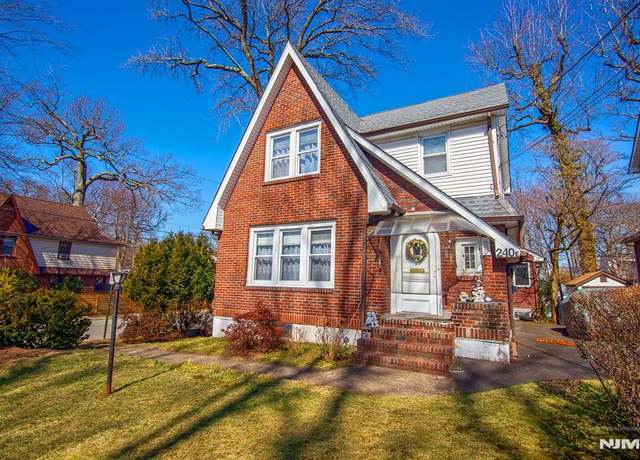 Property at 240 E Madison Ave, Dumont, NJ 07628, 3 beds, 2.5 baths