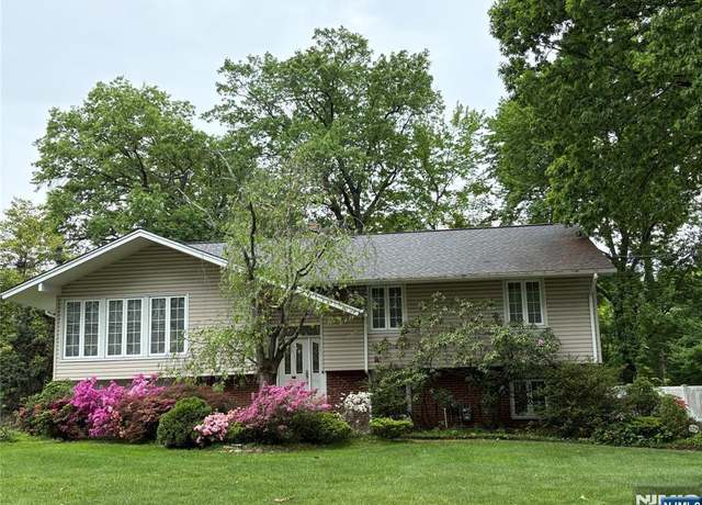 Property at 975 Woodland Ave, Oradell, NJ 07649, 5 beds, 3 baths
