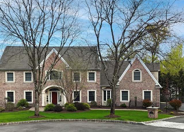 Property at 8 Matthew Pl, Mahwah, NJ 07430, 5 beds, 4.5 baths