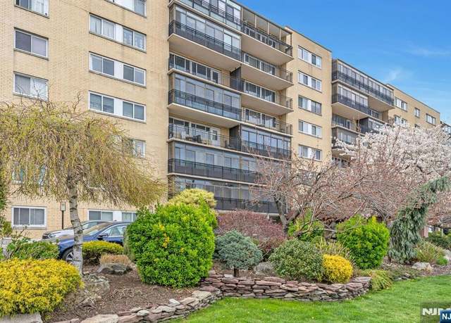 Property at 2185 Lemoine Ave Unit 2C, Fort Lee, NJ 07024, 1 bath