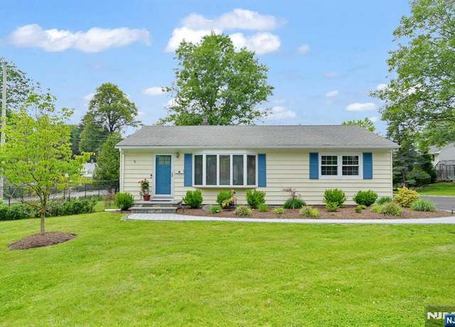 Property at 39 N 5th St, Park Ridge, NJ 07656, 3 beds, 2 baths