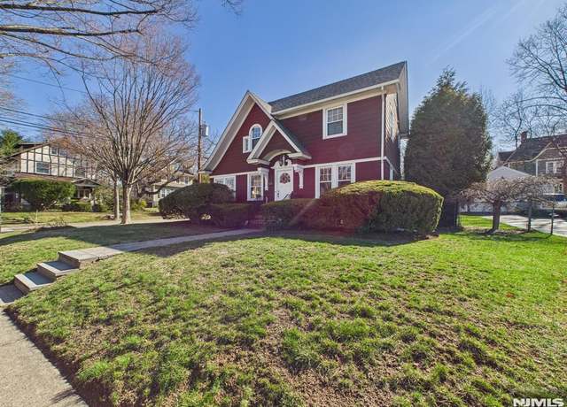 Property at 207 Doremus Ave, Ridgewood, NJ 07450, 3 beds, 1.5 baths