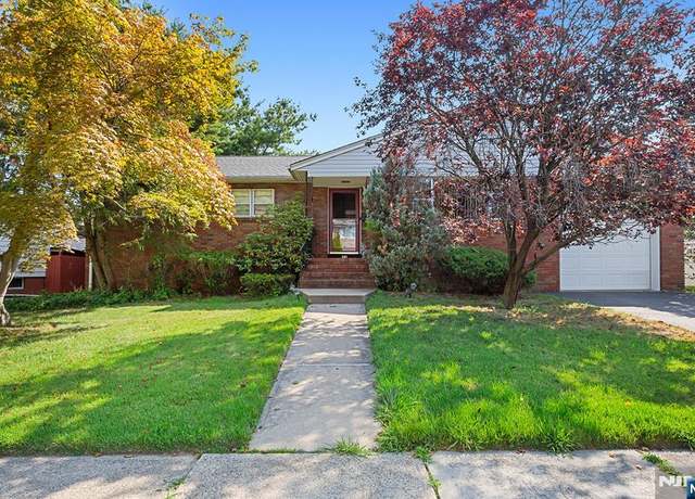 Property at 33 Chobot Ln, Elmwood Park, NJ 07407, 3 beds, 1 bath