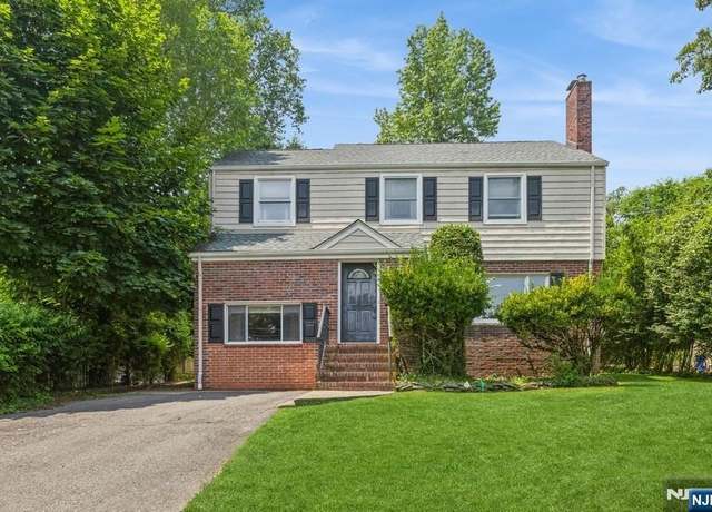 Property at 277 Jefferson Ave, Cresskill, NJ 07626, 3 beds, 1.5 baths