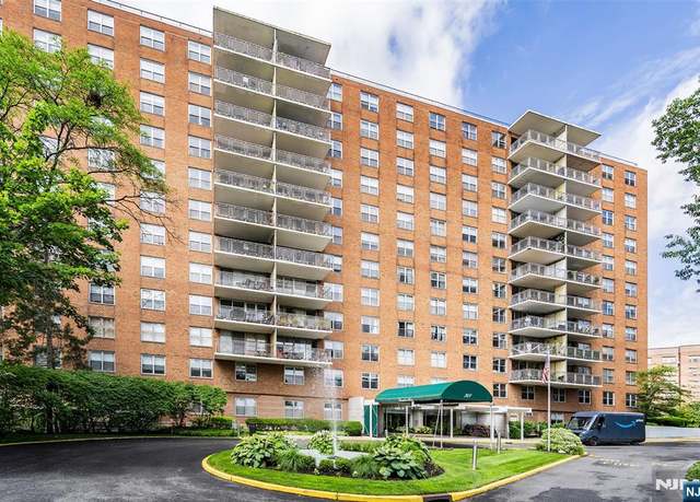 Property at 301 Beech St Unit 6C, Hackensack, NJ 07601, 2 beds, 2 baths