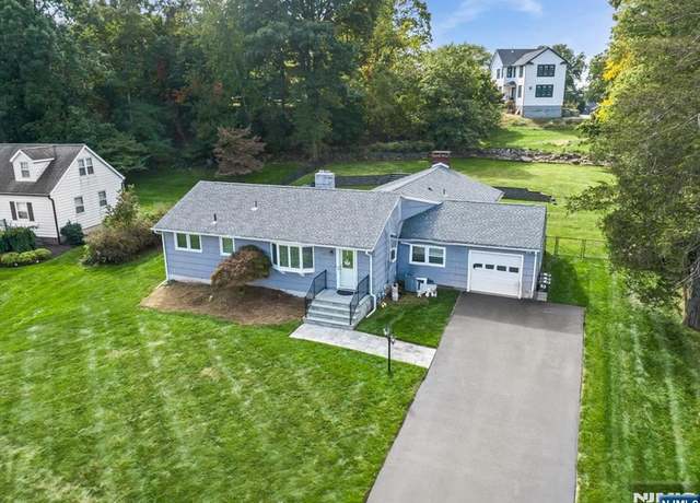 Property at 53 Mountain Ridge Dr, Wayne, NJ 07470, 3 beds, 2 baths
