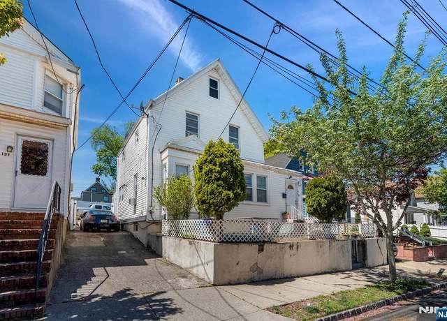 Property at 123 Stephens St, Belleville, NJ 07109, 3 beds, 1.5 baths