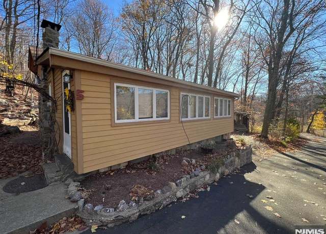 Property at 5 Evanston Ave, West Milford, NJ 07480, 2 beds, 1 bath