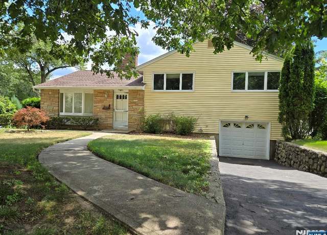 Property at 131 Busteed Dr, Midland Park, NJ 07432, 3 beds, 1.5 baths