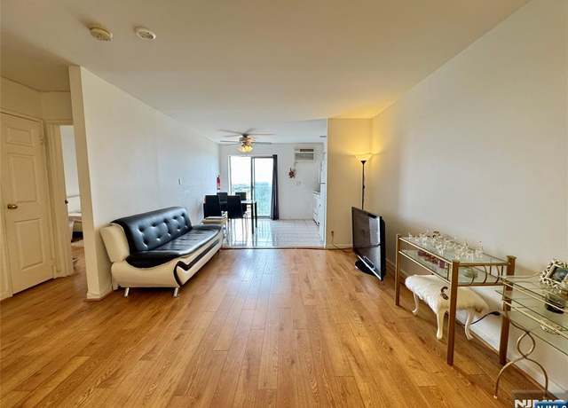 Property at 201 12th St #20, Palisades Park, NJ 07650, 1 bed, 1 bath