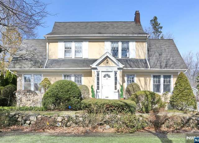 Property at 160 Claremont Rd, Ridgewood, NJ 07450, 4 beds, 2 baths