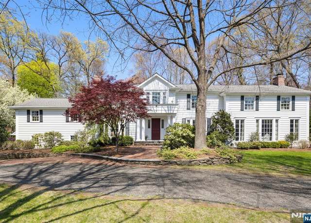 Property at 345 W Shore Dr, Wyckoff, NJ 07481, 4 beds, 4 baths