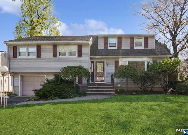 Property at 403 Wildrose Ave, Bergenfield, NJ 07621, 4 beds, 3.5 baths