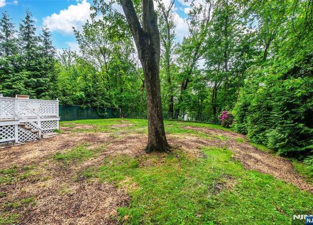 Property at 254 Bergen Blvd, Woodland Park, NJ 07424, 4 beds, 2 baths