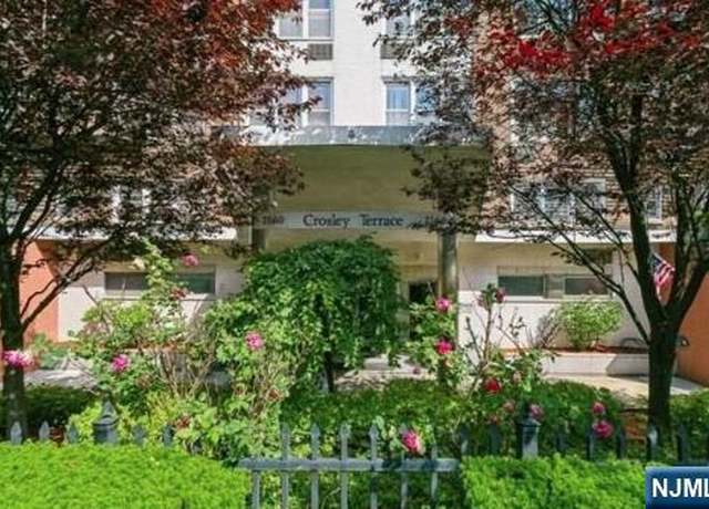 Property at 2160 Center Ave Unit 1I, Fort Lee, NJ 07024, 2 beds, 2 baths