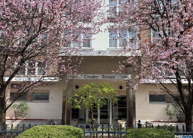 Property at 2160 Center Ave Unit 1I, Fort Lee, NJ 07024, 2 beds, 2 baths