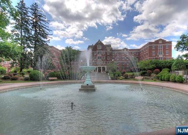 Property at 5104 Rio Vista Dr #5104, Mahwah, NJ 07430, 1 bed, 1.5 baths
