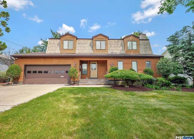 Property at 39 Daniels Dr, Clifton, NJ 07013, 4 beds, 2.5 baths
